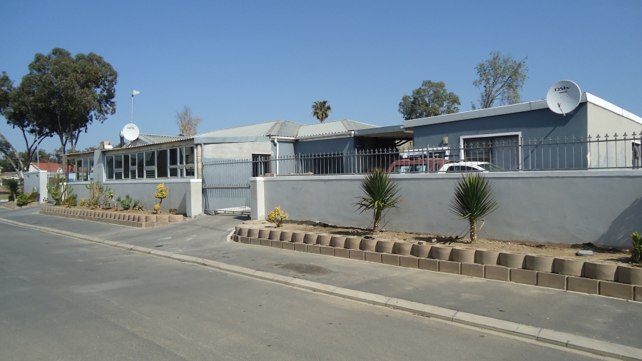 3 Bedroom Property for Sale in Croydon Western Cape